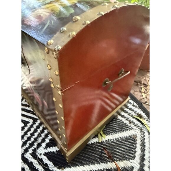 Large Trunk Chest Box Wood Hand painted Floral W/Gold Studs 14.5x11.5x15 in - Picture 6 of 8